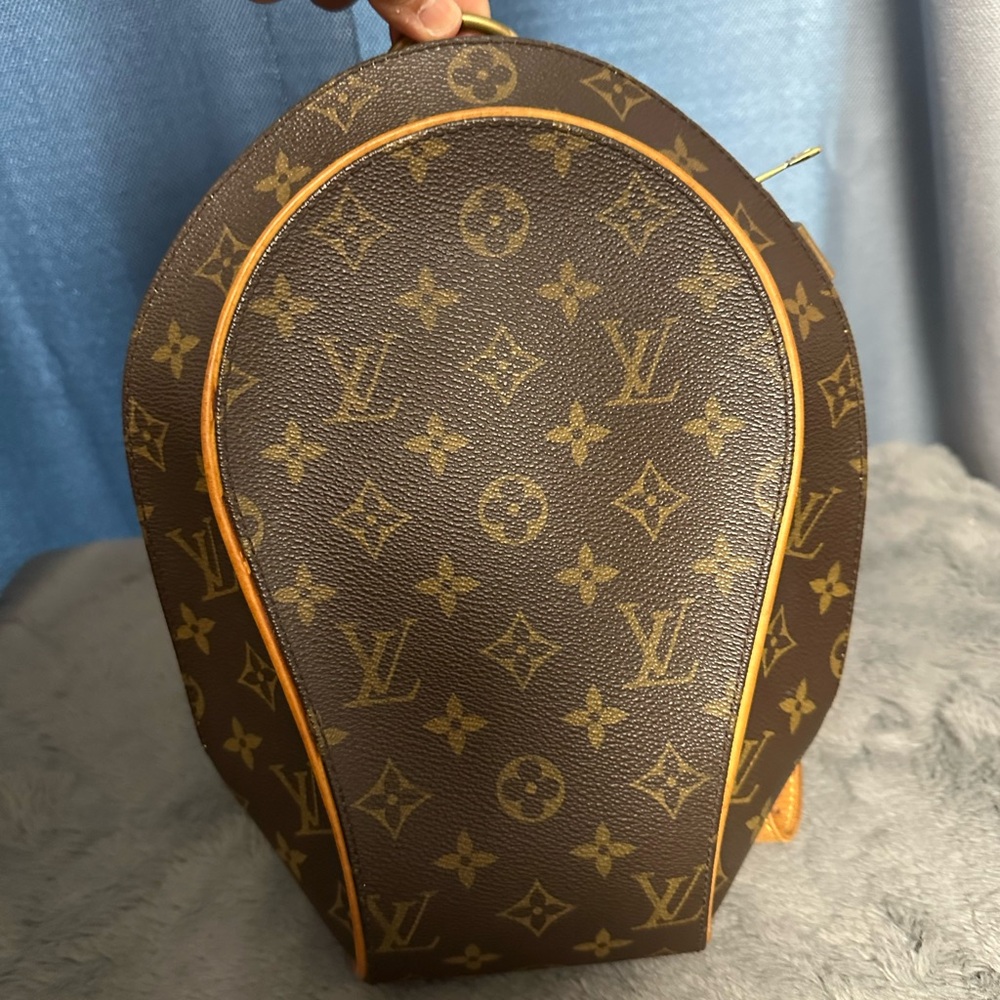 ❤️SOLD❤️Louis Vitton Elipse Back Pack